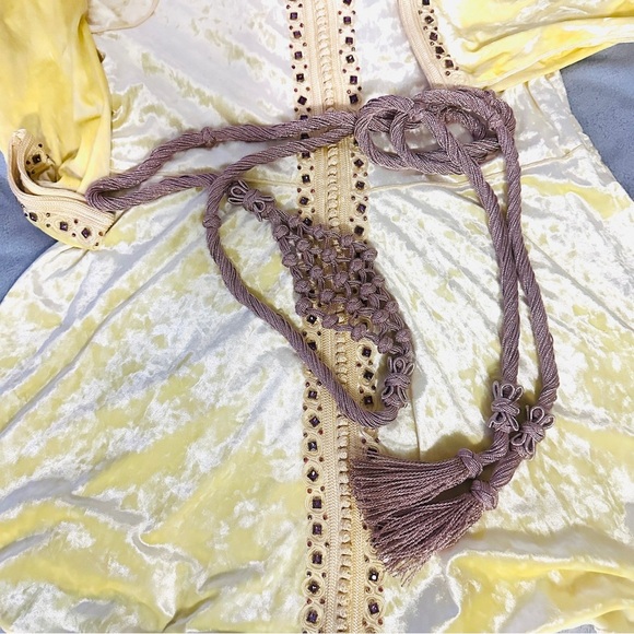 Elegant Moroccan Yellow short Keftan Tunic with Gold Accents - Picture 3 of 7